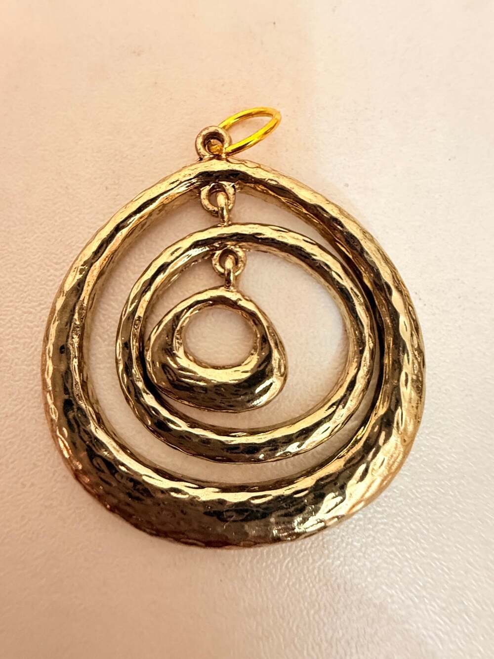 Vintage Gold Tone Articulated Concentric Circles Pendant